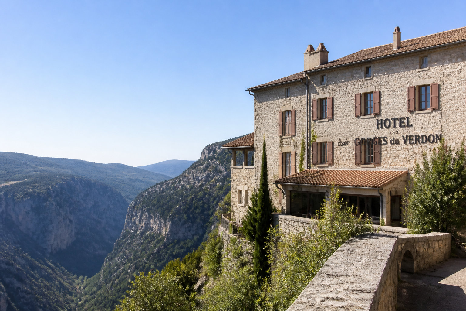 Hôtel du Grand Canyon du Verdon : dormir au bord du précipice