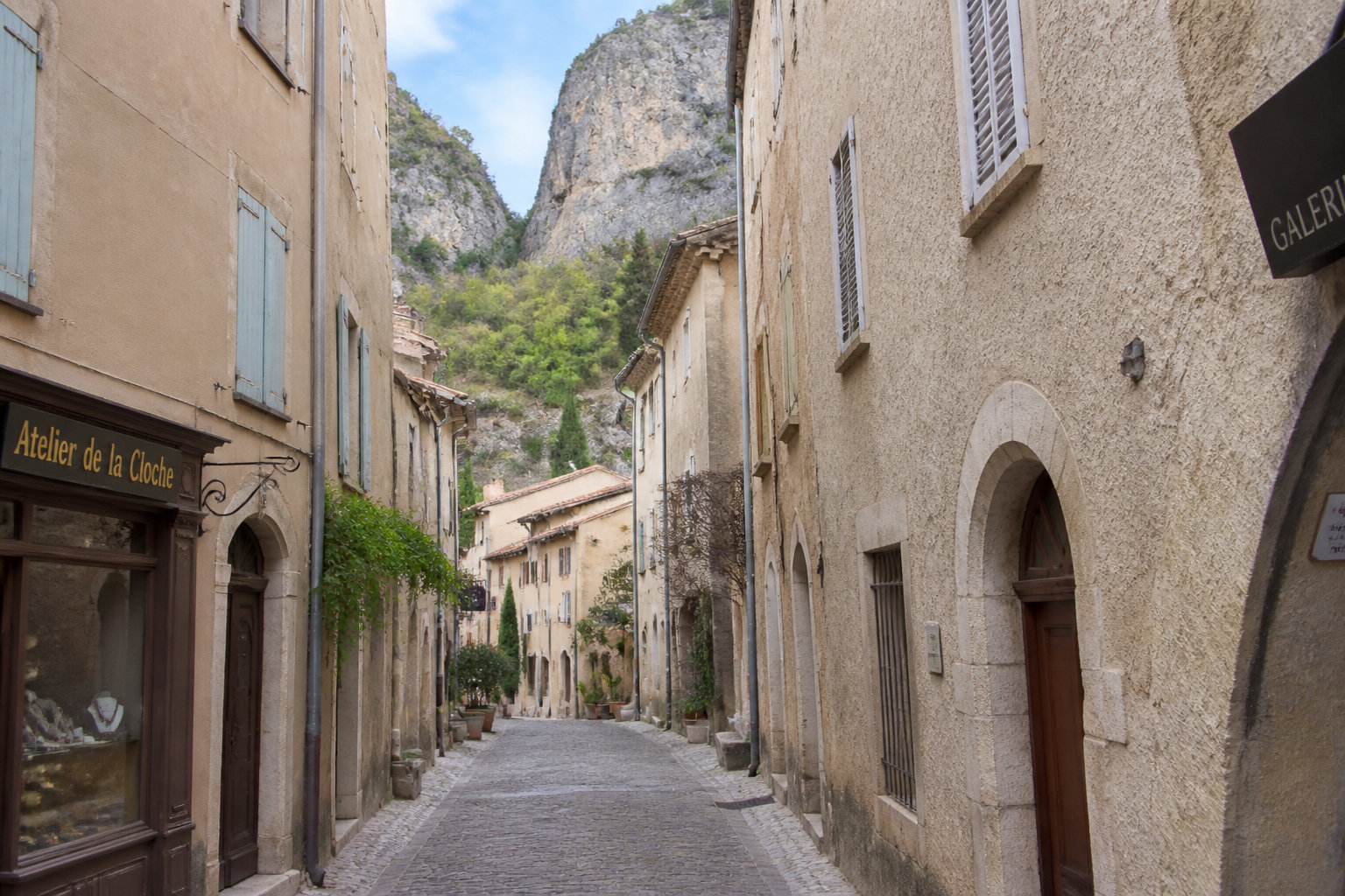 🏠 Organisation pratique du transport et de l'hébergement