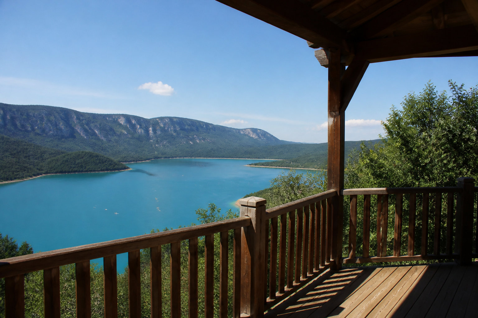 💧 Hôtel Les Cavalets : un balcon privé sur les eaux turquoise