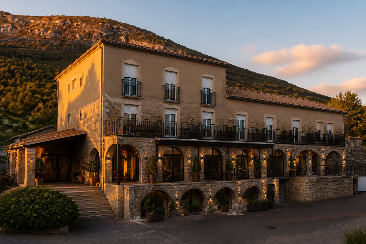 🏨 Pourquoi choisir l'hôtel Panoramic pour votre séjour dans le Verdon ?
