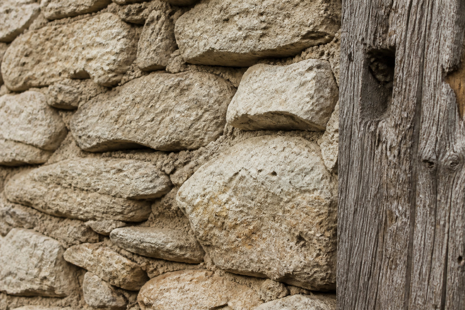 🧱 3 matériaux et typologies caractéristiques du bâti local