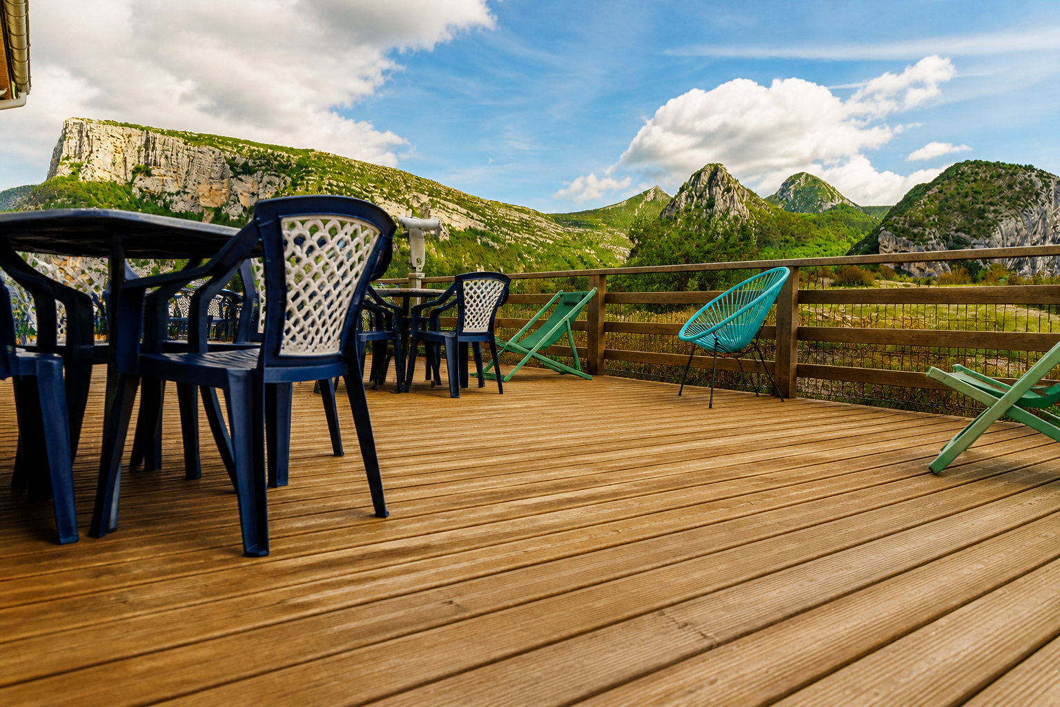 L'Auberge du Point Sublime : la tradition sous les tilleuls