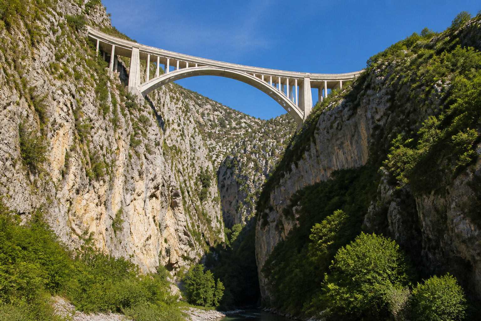 🥾 3 randonnées et activités nature au départ d'Aiguines